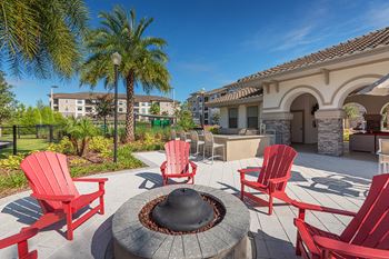 Fire pit lounge