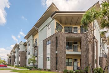 Centre pointe apartments spacious balconies*
