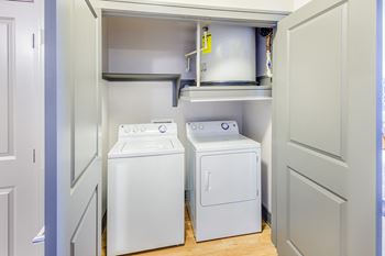 Avant on market center - full-size washer and dryer