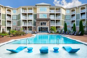 Birmingham apartment for rent - Parc at Grandview resort-style saltwater pool with aqua deck