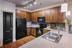 Nashville apartment for rent - 23Hundred at Berry Hill - Black EnergyStar appliances