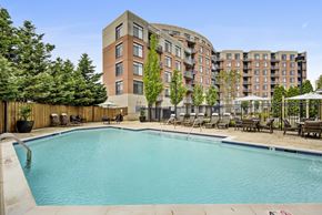Alexandria apartment for rent - Exterior with Pool