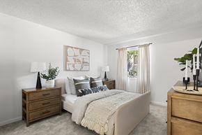 Phoenix apartment for rent - Bedroom Area at Oakridge Apartments, Phoenix, 85053