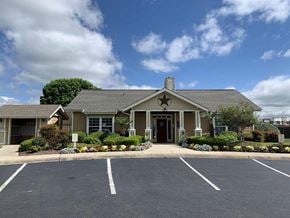 New Braunfels apartment for rent - Cotton Crossing exterior view of clubhouse