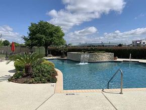 New Braunfels apartment for rent - Pool with water feature 