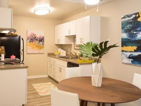 Santa Rosa apartment for rent - Kitchen and Dining area | Park Vue Apartments in Santa Rosa, CA 95403