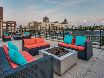 City view form deck