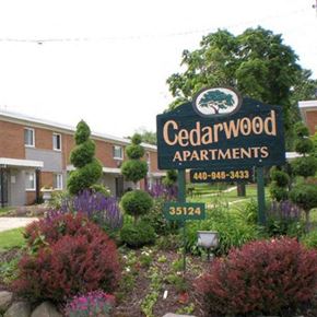 Willoughby apartment for rent - Welcoming Property Sign at Cedarwood Estates Apartments, Willoughby, OH