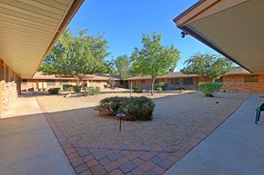 Phoenix apartment for rent - courtyard