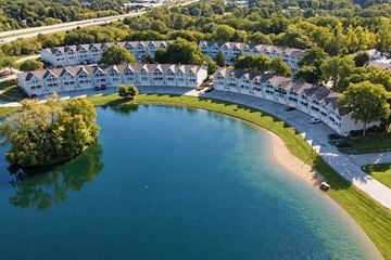 Hartland apartment for rent - Summit Lake Apartments and Townhomes