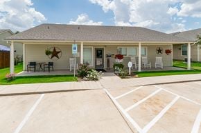 Weatherford triplex for rent - Leasing Office