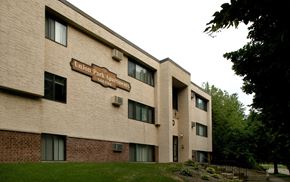 St Paul apartment for rent - Union Park Apartments building front st paul