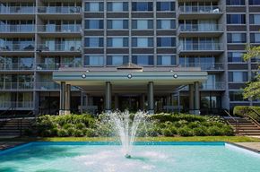 Alexandria apartment for rent - The Aspen Entrance Fountain