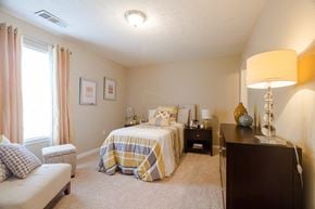 Commerce townhouse for rent - Spacious Bedroom