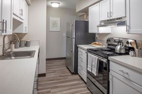 Portland apartment for rent - Well Organized Kitchen at Garden Park, Portland
