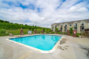 Sparkling pool with wi-fi