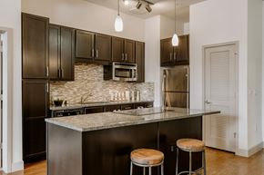Denver apartment for rent - City House Apartments Kitchen and Breakfast Bar