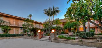 Brookfield apartment homes courtyard