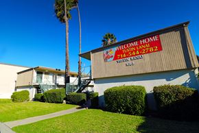 Tustin apartment for rent - the building where the motel is located