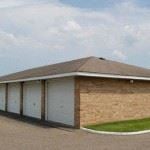 Newark apartment for rent - Image of detached garages