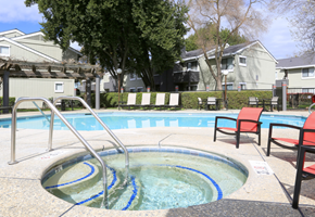 Davis townhouse for rent - Spa and Pool l Ellington Apartments in Davis CA