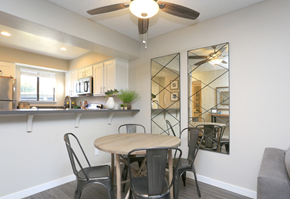 Davis townhouse for rent - Dining and Kitchen l Ellington Apartments in Davis CA