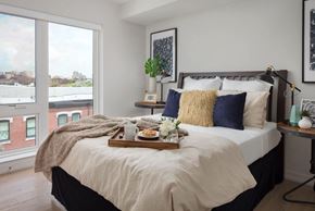 Philadelphia apartment for rent - 2131 South one bedroom apartment showing queen sized bed and large windows