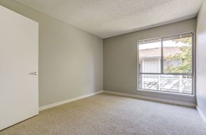 Napa apartment for rent - Bella Vista Apartments in Napa l bedroom with window