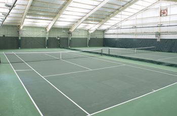Indoor tennis courts (seasonal october through may)