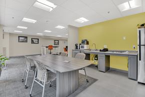 Cambridge apartment for rent - Community room kitchenette and work space
