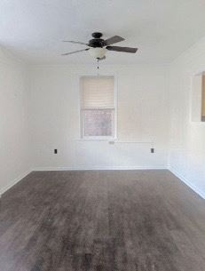 Emlenton apartment for rent - A room with a ceiling fan and a window with blinds.