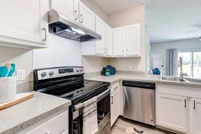 Columbus apartment for rent - Open Kitchen View - Avalon Oaks Apartments