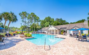 Jacksonville apartment for rent - the swimming pool at our apartments