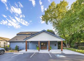 Chattanooga apartment for rent - A building with a parking lot in front of it.