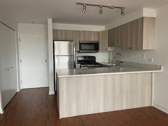Floor plan for 1 bed, 1 bath, 1050 sqft