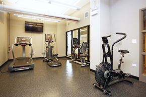 Chicago apartment for rent - Fitness Center at 4700 Lake Park Apartments