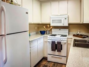 Oceanside apartment for rent - at River Oaks 2, California