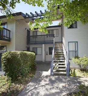 Santa Rosa apartment for rent - Apt Building    l Villa Creek Apartments in Santa Rosa CA
