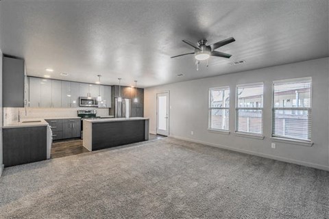Floor plan for 1 bed, 1 bath, 748 sqft