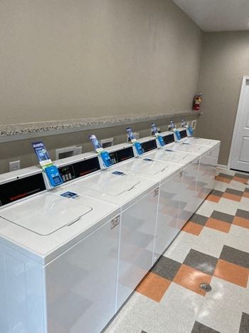 Laundry center