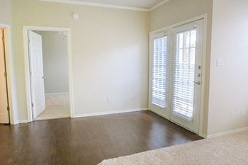 Carpeting/vinyl flooring