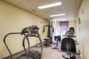 Kingston apartment for rent - L'Hermitage East, 860 Norwest Road, CaraCo Property Management