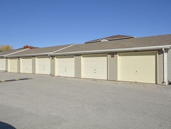 Detached garage