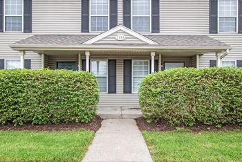 Private entrances & patios