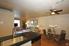 Stockton apartment for rent - Kitchen and dining l Quailwood Apts in Stockton 