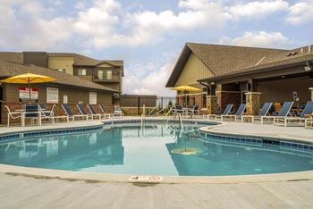 Wh - swimming pool