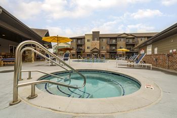 Wh - hot tub