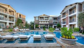 Dallas apartment for rent - resort style pool