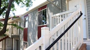 Filer apartment for rent - a small house with red and white doors and stairs