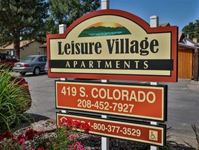 Fruitland apartment for rent - a sign for the apartments
